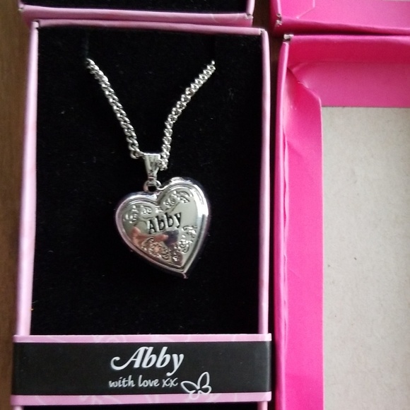 3 heart necklaces with engraved names - Picture 3 of 8